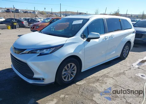 2023 Toyota Sienna Xle z USA, uszkodzony, nr VIN 5TDYRKEC2PS139206